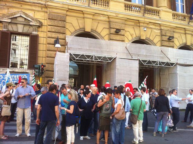 Roma – Fonspa – Presidio davanti al Ministero dell’Economia e Finanza