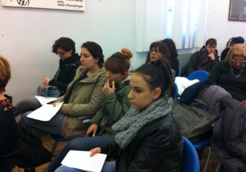 Coord. Donne con le ragazze e ragazzi che hanno lavorato al calendario 8 marzo 2015
