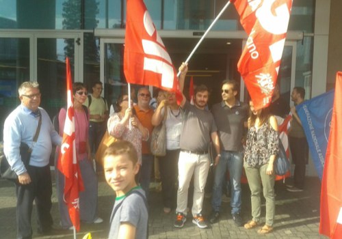 Axa: oggi presidio e volantinaggio