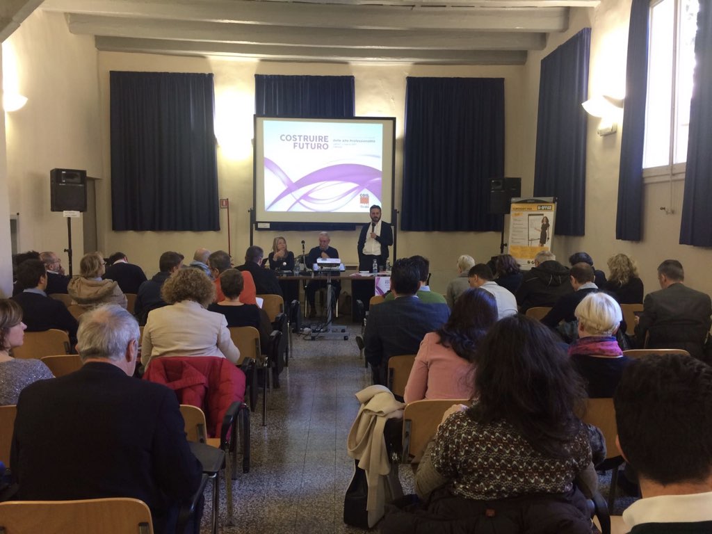 Costruire Futuro con i Quadri e le Alte Professionalità. Gallery e interviste.