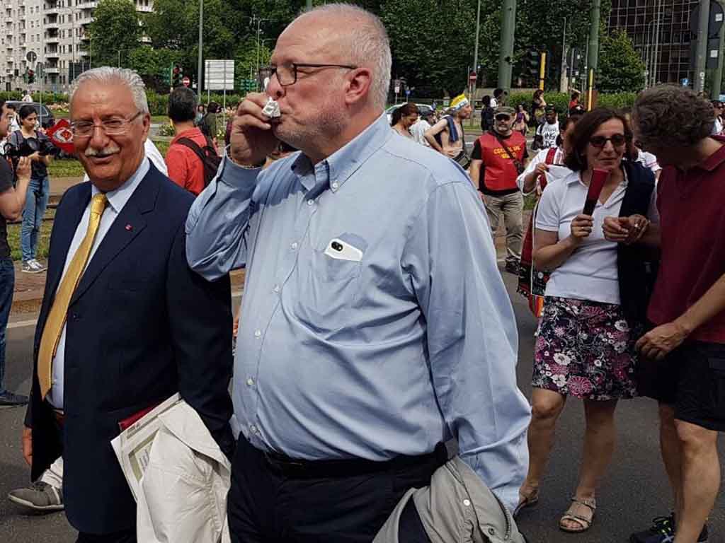 La marcia “Insieme senza muri” a Milano