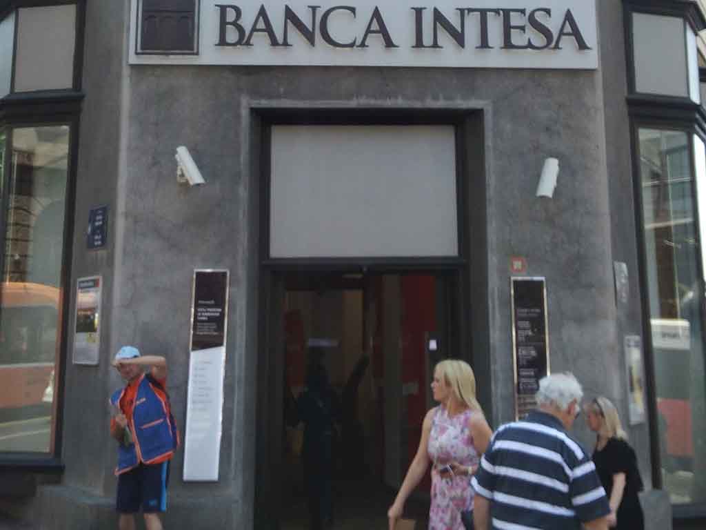 Missione balcanica: Intesa Sanpaolo e altre multinazionali