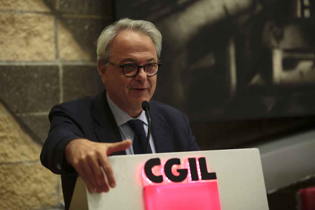 Lavoro bancario: il libro di Calcagni e Sala analizza il caso Intesa Sanpaolo