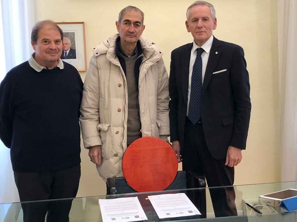 Bando di concorso di idee sull’uso del denaro contante nelle società contemporanee con Università di Urbino⁩